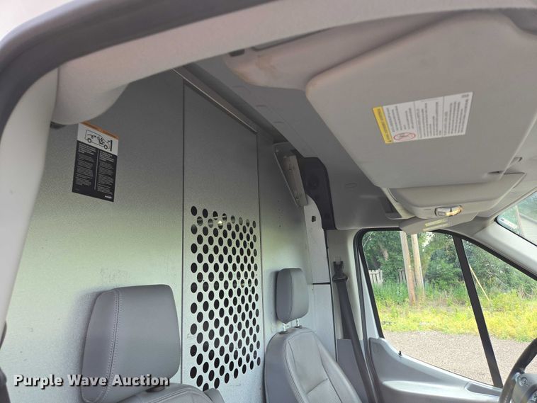 image for item ER5283 2017 Ford Transit 350 van