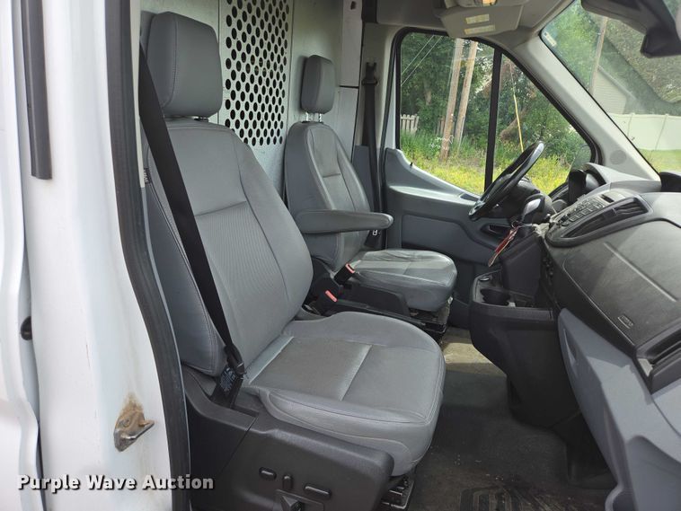 image for item ER5283 2017 Ford Transit 350 van