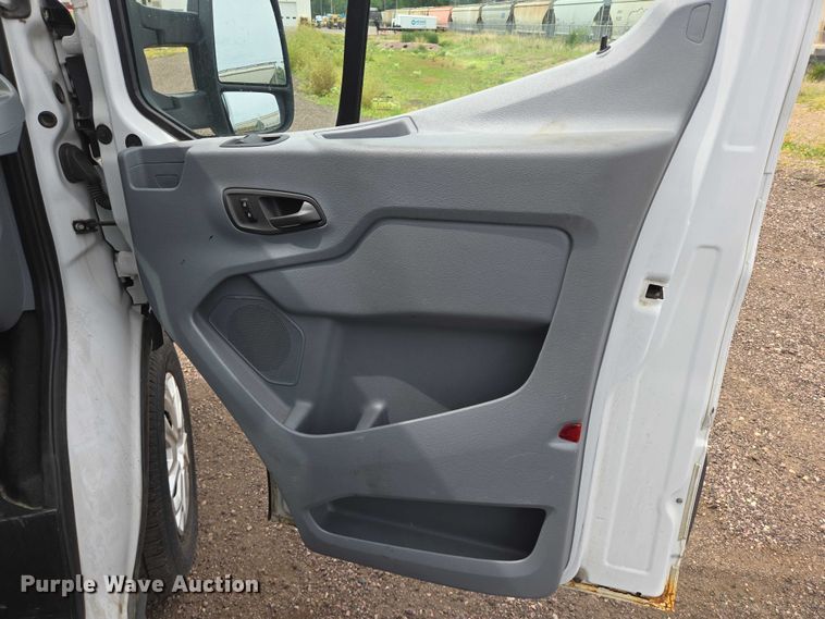 image for item ER5283 2017 Ford Transit 350 van