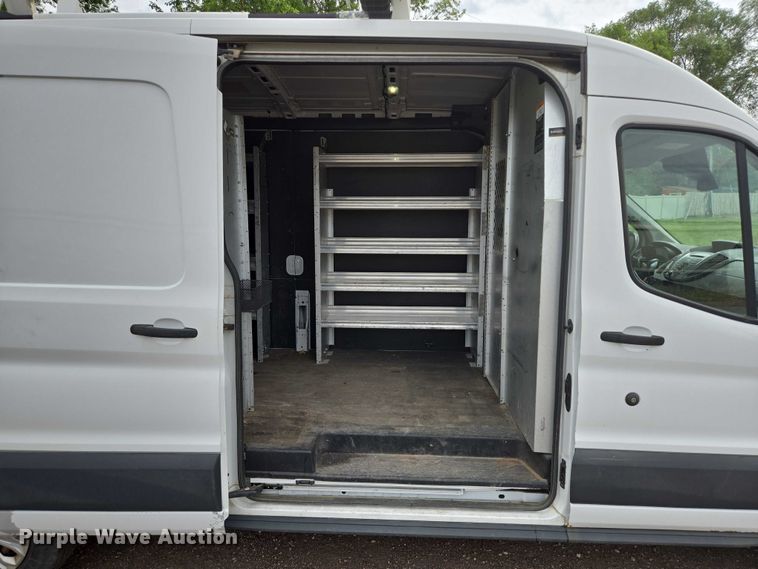 image for item ER5283 2017 Ford Transit 350 van