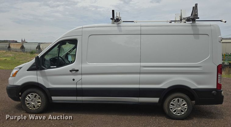 image for item ER5284 2019 Ford Transit 350 van