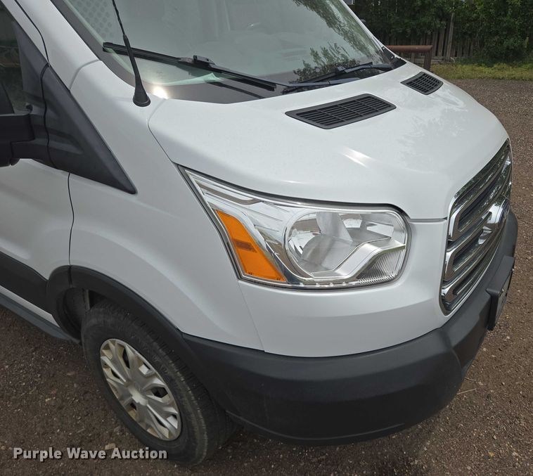 image for item ER5284 2019 Ford Transit 350 van