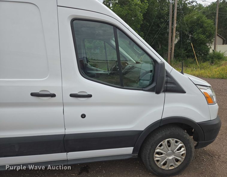 image for item ER5284 2019 Ford Transit 350 van