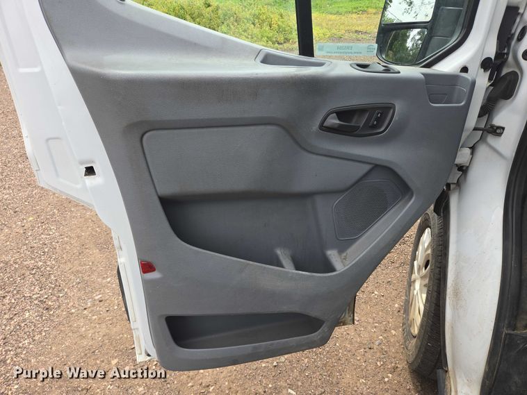 image for item ER5284 2019 Ford Transit 350 van