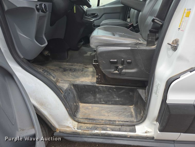 image for item ER5284 2019 Ford Transit 350 van