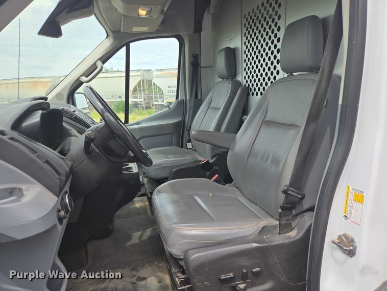 image for item ER5284 2019 Ford Transit 350 van