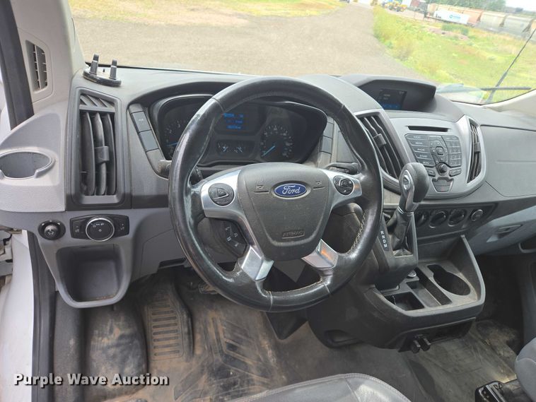 image for item ER5284 2019 Ford Transit 350 van