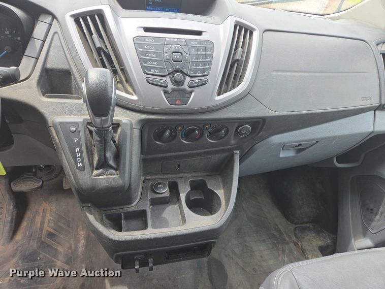 image for item ER5284 2019 Ford Transit 350 van