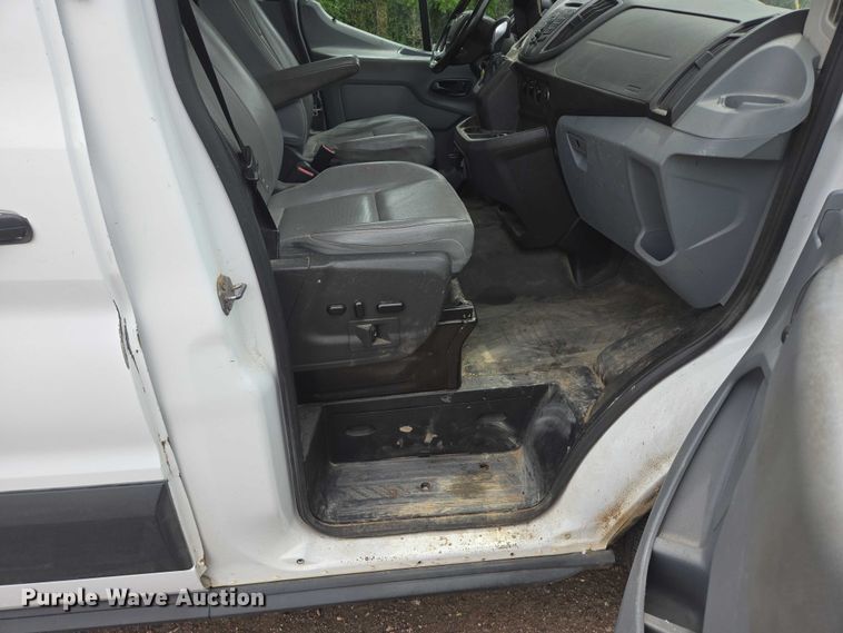 image for item ER5284 2019 Ford Transit 350 van