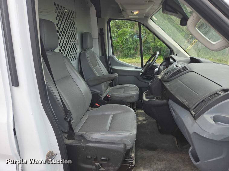 image for item ER5284 2019 Ford Transit 350 van