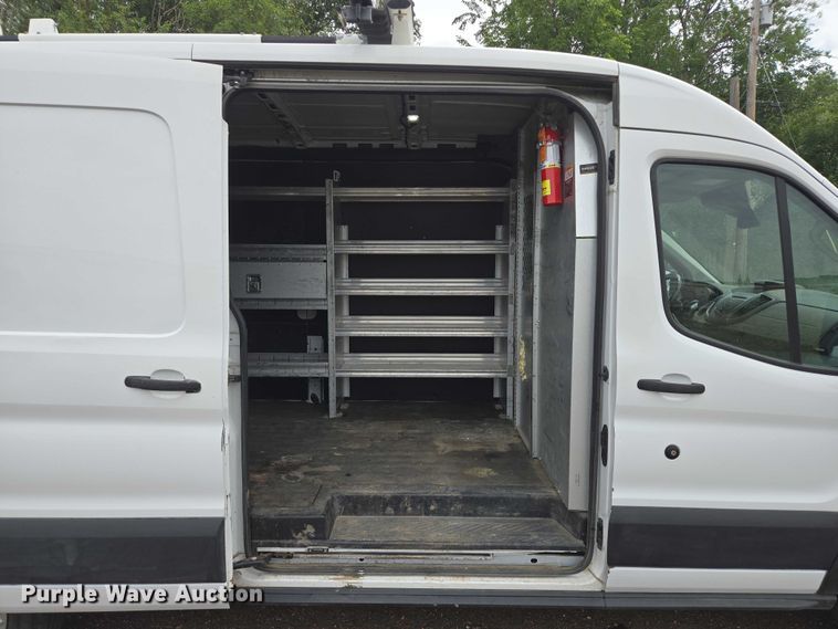 image for item ER5284 2019 Ford Transit 350 van