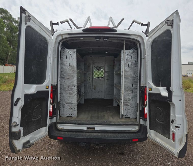 image for item ER5284 2019 Ford Transit 350 van