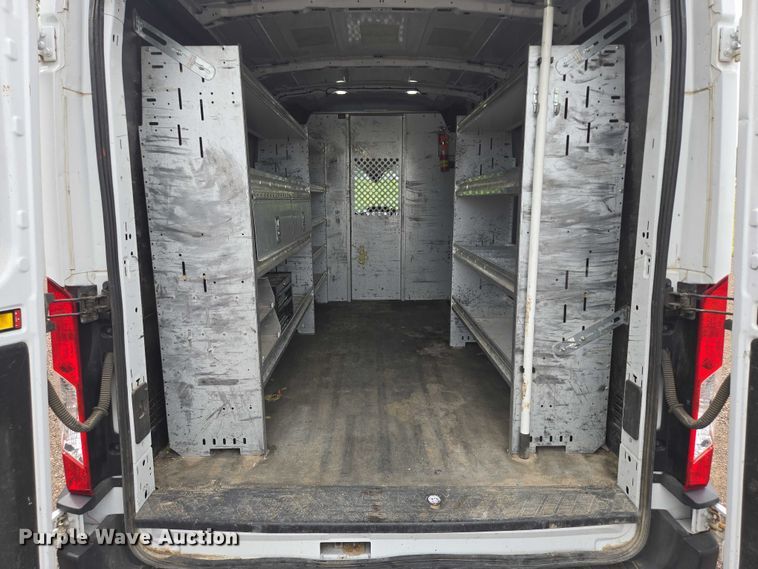 image for item ER5284 2019 Ford Transit 350 van