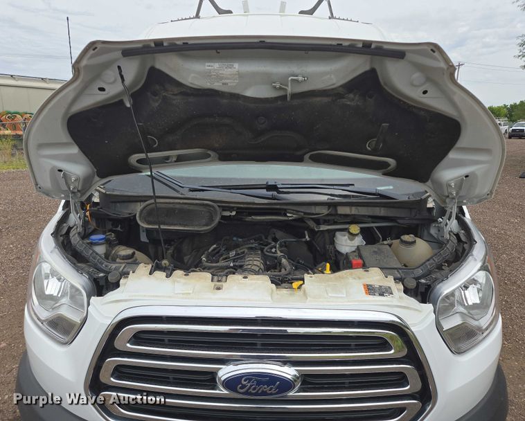 image for item ER5284 2019 Ford Transit 350 van