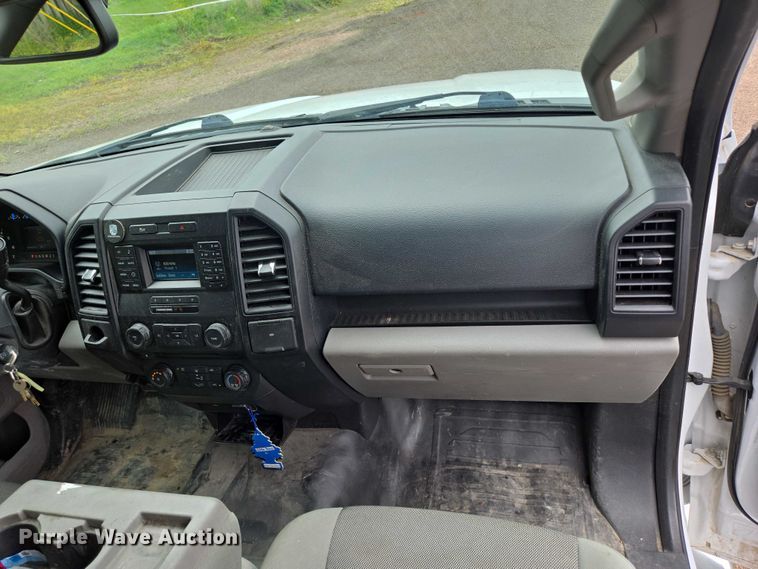 image for item ER5287 2017 Ford F150 XL  pickup truck