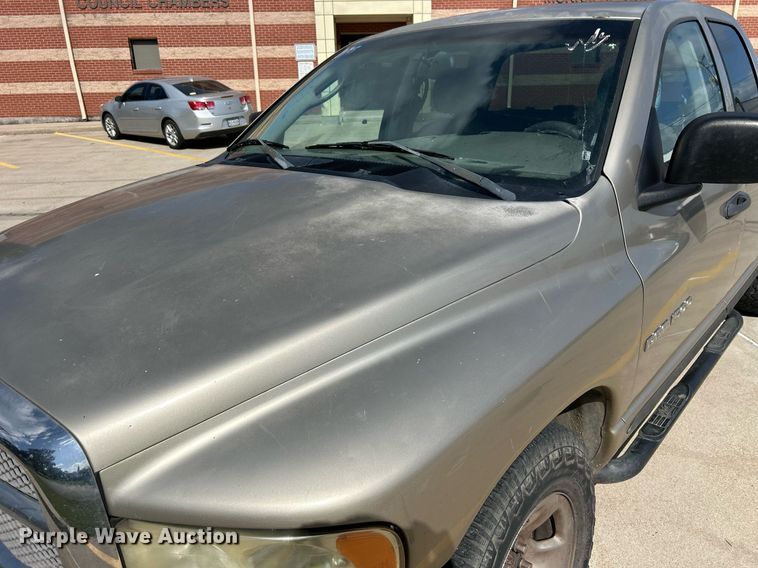 image for item EX9812 2002 Dodge Ram 1500 Quad Cab pickup truck