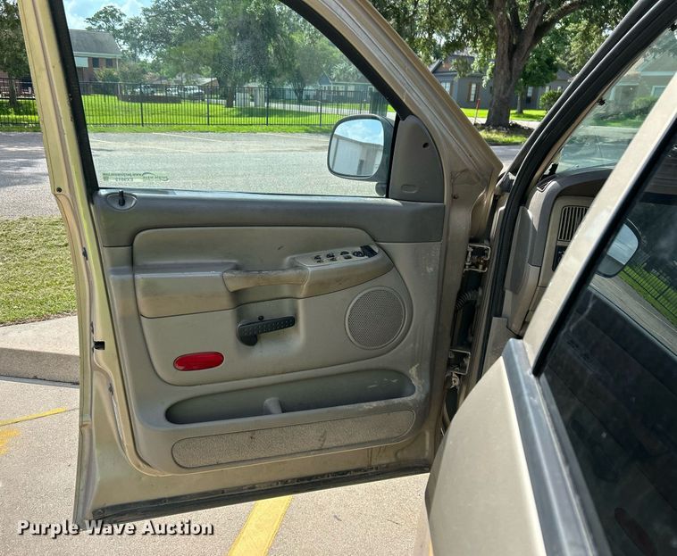 image for item EX9812 2002 Dodge Ram 1500 Quad Cab pickup truck