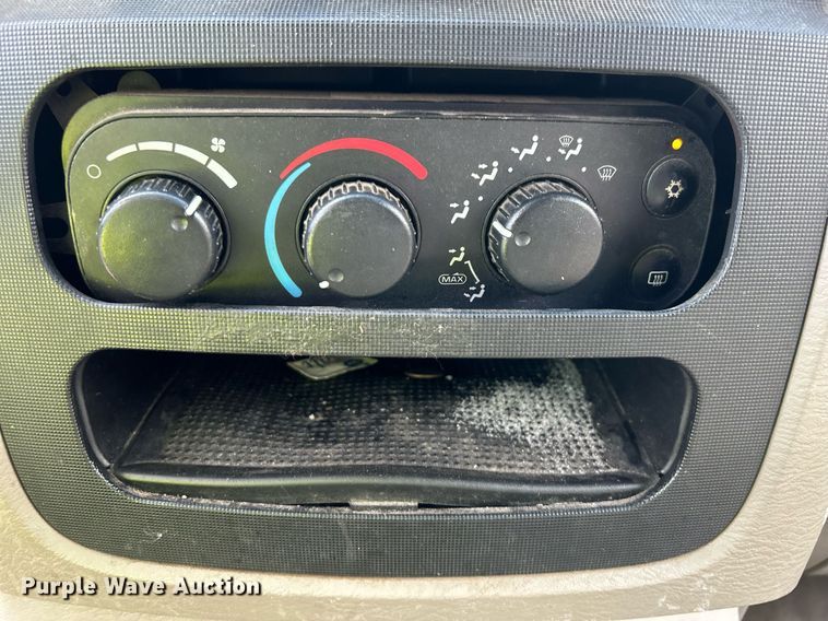 image for item EX9812 2002 Dodge Ram 1500 Quad Cab pickup truck