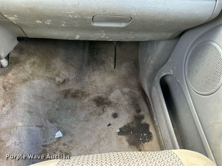 image for item EX9812 2002 Dodge Ram 1500 Quad Cab pickup truck