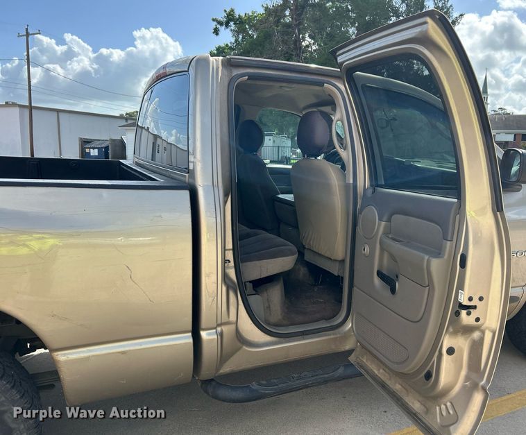image for item EX9812 2002 Dodge Ram 1500 Quad Cab pickup truck