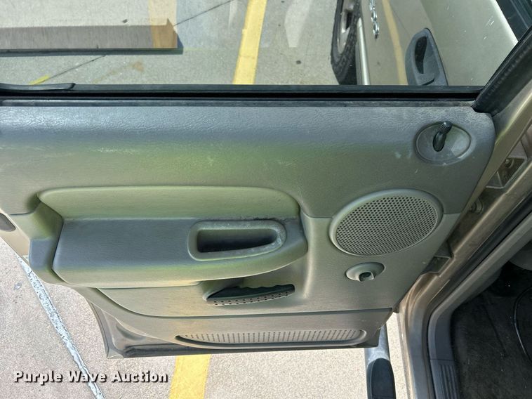 image for item EX9812 2002 Dodge Ram 1500 Quad Cab pickup truck