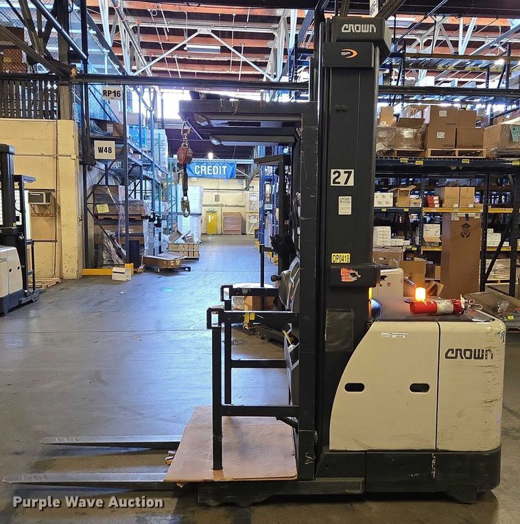 image for item FB9389 2015 Crown SP3520-30 order picker