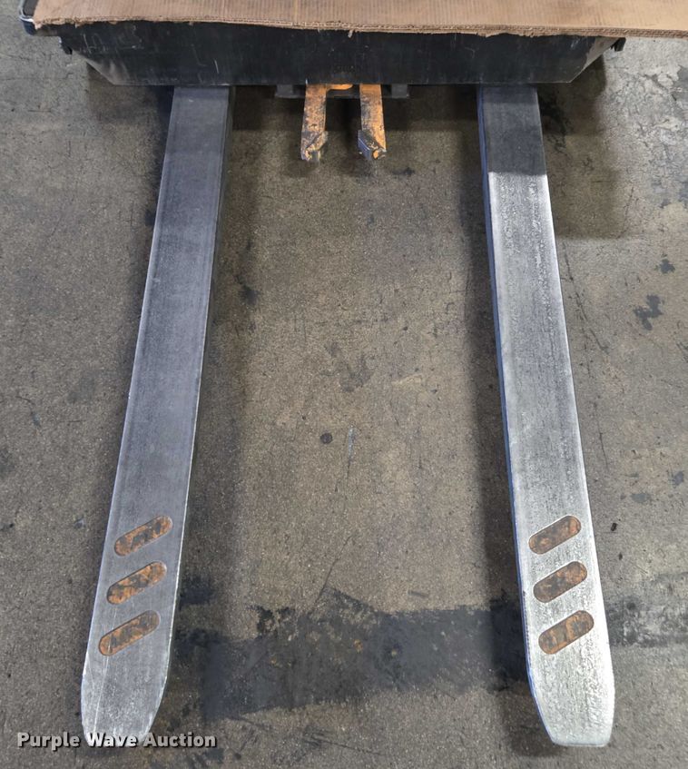 image for item FB9389 2015 Crown SP3520-30 order picker