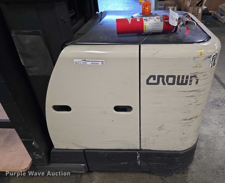 image for item FB9389 2015 Crown SP3520-30 order picker