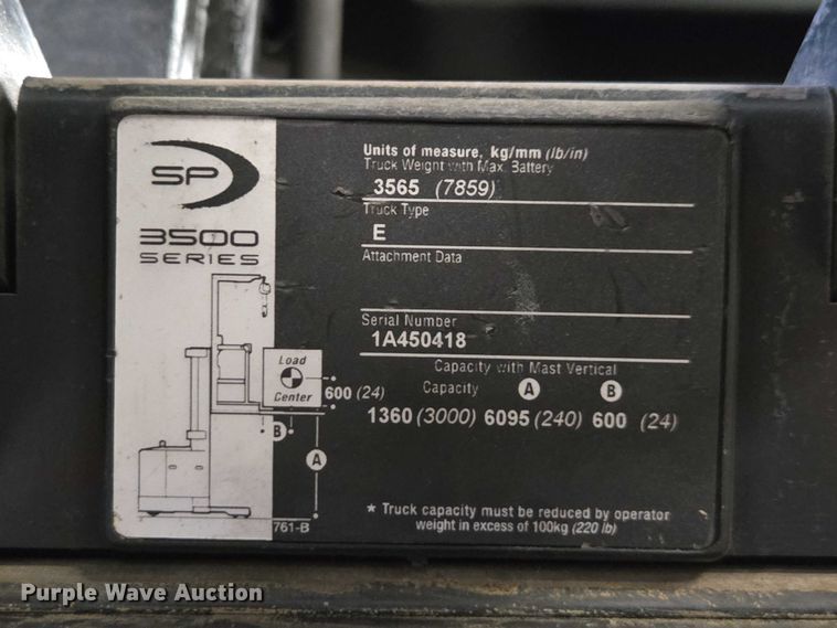 image for item FB9389 2015 Crown SP3520-30 order picker