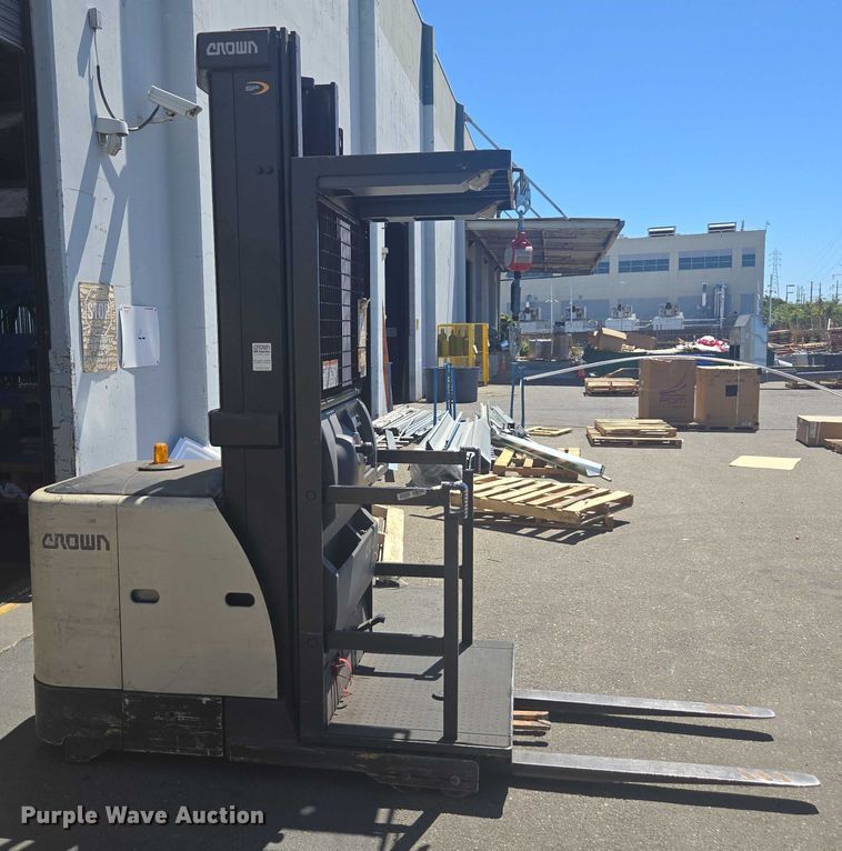 image for item FB9393 2015 Crown SP3520-30 order picker