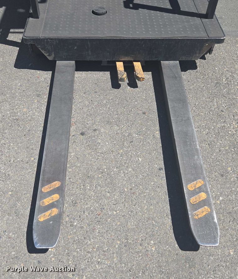 image for item FB9393 2015 Crown SP3520-30 order picker