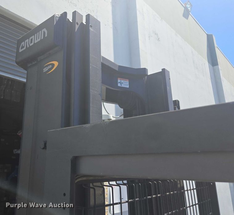 image for item FB9393 2015 Crown SP3520-30 order picker