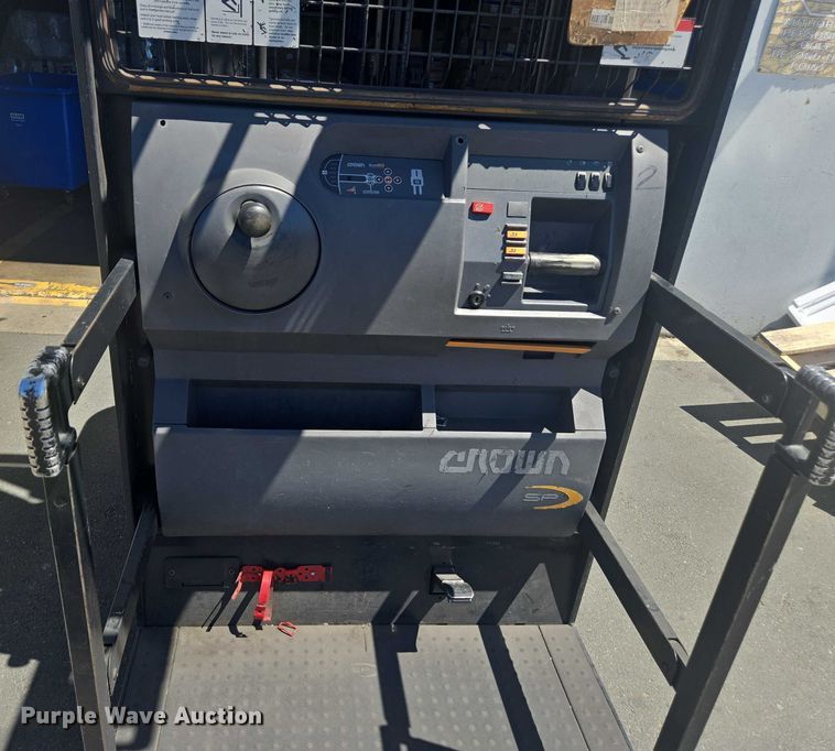 image for item FB9393 2015 Crown SP3520-30 order picker