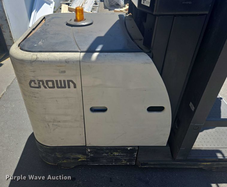 image for item FB9393 2015 Crown SP3520-30 order picker