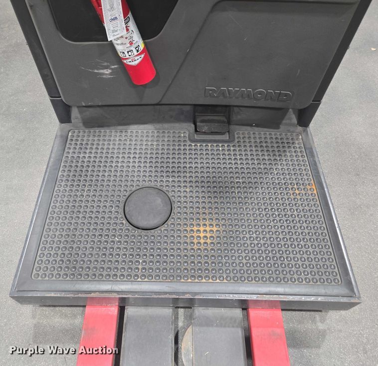 image for item FB9394 2015 Raymond 5400 order picker