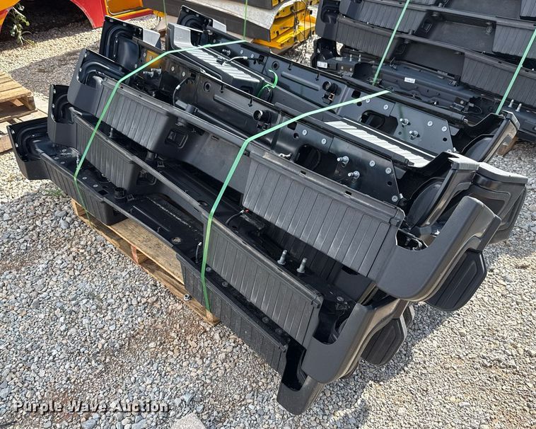 image for item HI9253 (11) Ford F250 bumpers