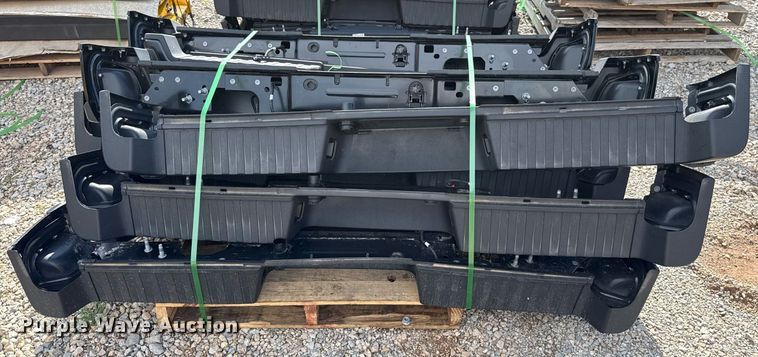 image for item HI9253 (11) Ford F250 bumpers