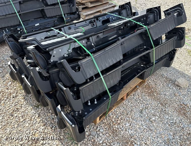 image for item HI9253 (11) Ford F250 bumpers