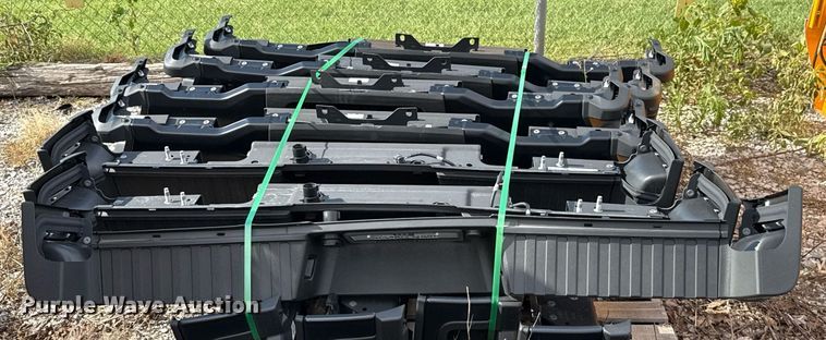 image for item HI9254 (11) Ford F250 bumpers