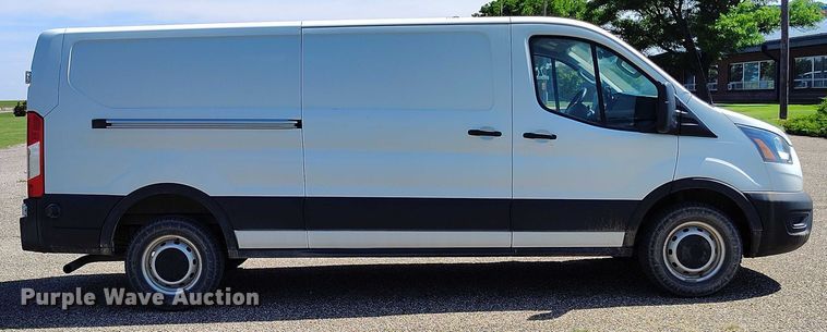 image for item IP9618 2020 Ford Transit 250 van