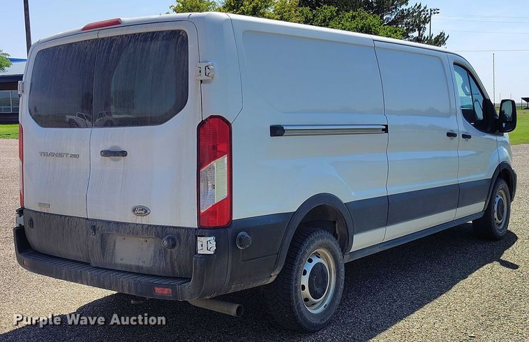 image for item IP9618 2020 Ford Transit 250 van