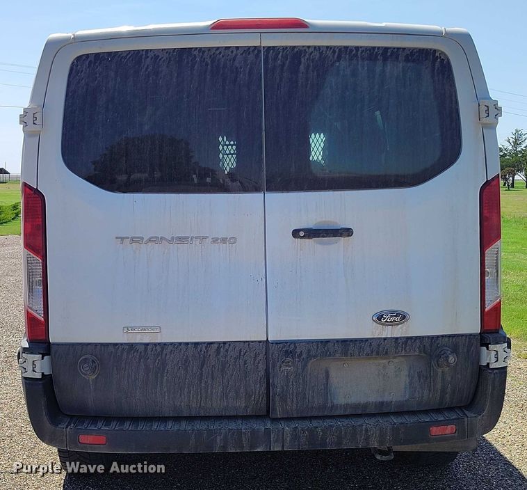 image for item IP9618 2020 Ford Transit 250 van