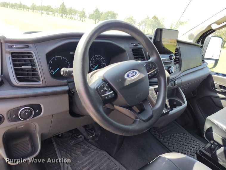 image for item IP9618 2020 Ford Transit 250 van