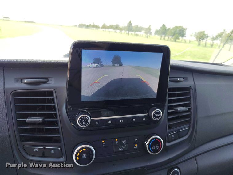 image for item IP9618 2020 Ford Transit 250 van