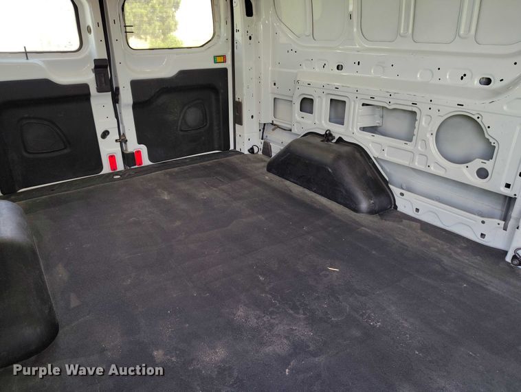 image for item IP9618 2020 Ford Transit 250 van