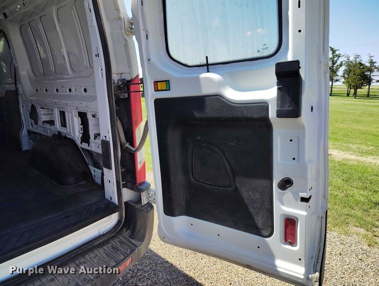 image for item IP9618 2020 Ford Transit 250 van