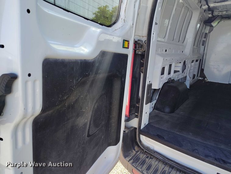 image for item IP9618 2020 Ford Transit 250 van