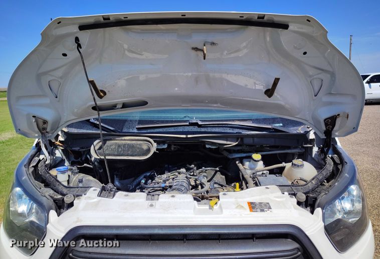 image for item IP9618 2020 Ford Transit 250 van