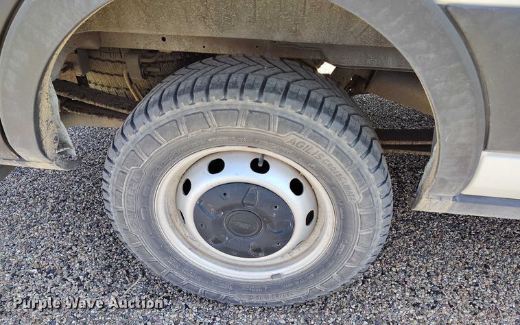 image for item IP9618 2020 Ford Transit 250 van