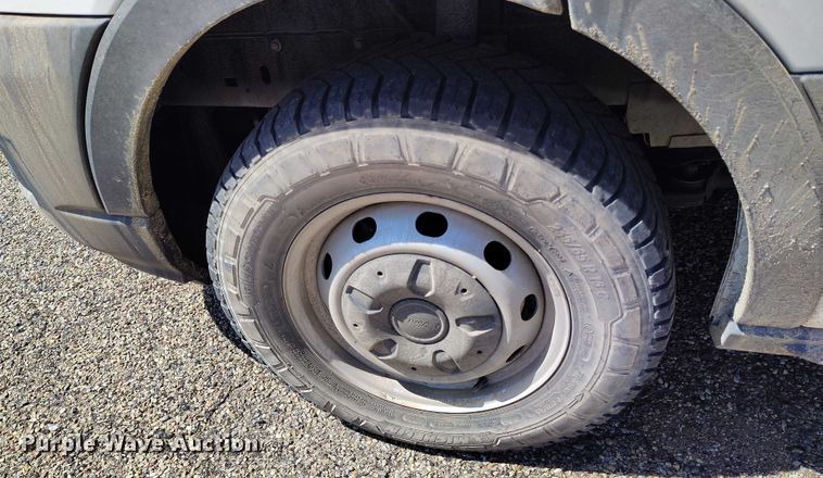 image for item IP9618 2020 Ford Transit 250 van